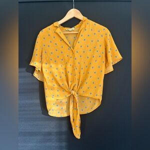 Monteau Yellow Button Down Tie Front Shirt in Small